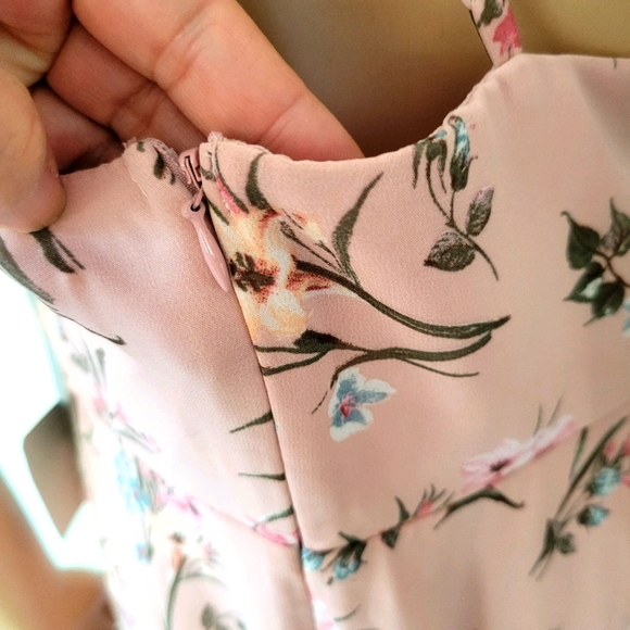 🆕️ Lulu's Pink  Floral Maxi Dress Size Large - Picture 7 of 12